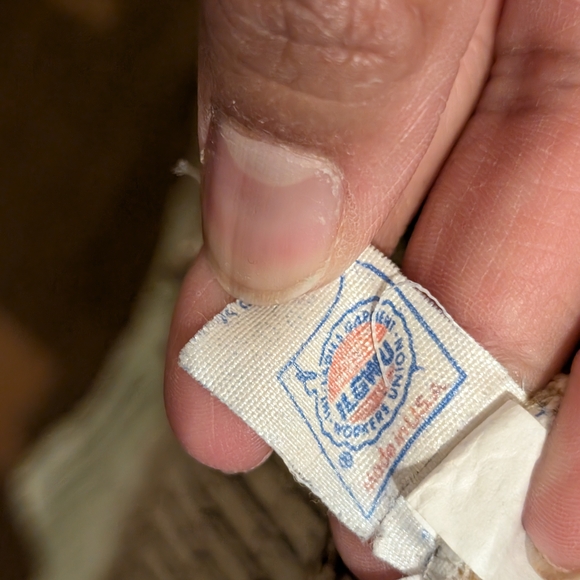 Neiman Marcus Tan Crewneck Sweater with Elegant Knit Design - Picture 5 of 7